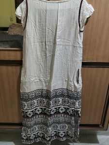 Embroidered kurti with pockets