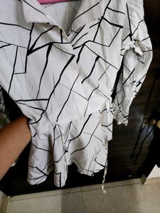 Stylish Geometric Print Top