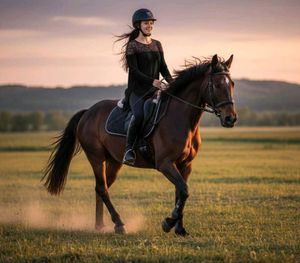 ✨ OLD NAVY Lace-Yoke Long Sleeve Top ✨