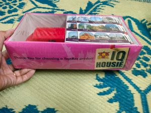 IQ HOUSIE