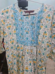Floral Print Kurta Pillzo Set  2 sat available  xl