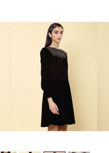 Label Ritu Kumar Black Floral Embroidered Velvet S