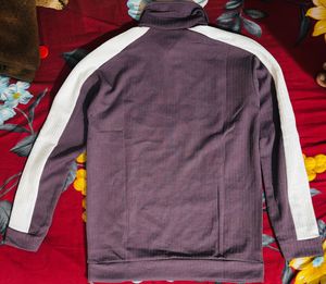 Stylish Pullover t shirt size: m