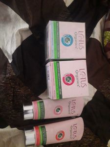 Lotus Organic Precious Brighting Kit
