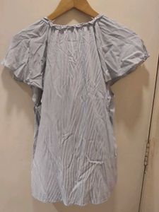 H&amp;M BEAUTIFUL TOP WITH RUFFLE AT NECK