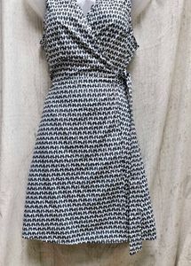 1749. Chic Print Wrap Dress