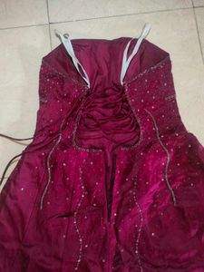 Katrina Kaif 20&#39;s Maroon Dress 🫖🍫🌹