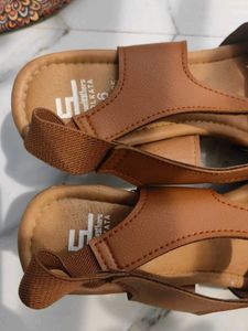 Tan Block Heels.👠