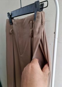Chic Brown Midi Skirt with Side Pockets