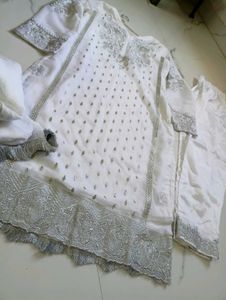 !!Sale!! Ivory Pakistani Article (Fully Stitched)