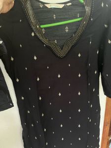 Elegant Black Printed Tunic Top