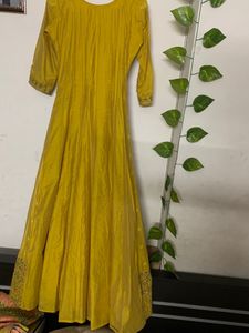 Rmkv yellow gown