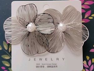 Floral Silver Pearl Earrings NEW