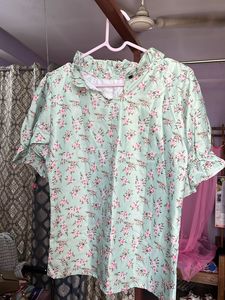 Floral Print Puff Sleeve Top