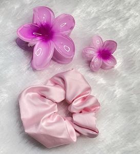 Pink Scrunchie + Flower Claw Chip Combo