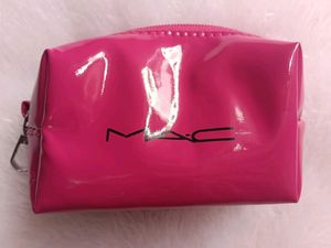 Mac Pouch 💕♥️