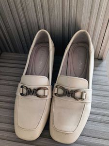 Elegant Off White Heeled Loafers
