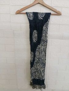 Stylish Black & White Scarf