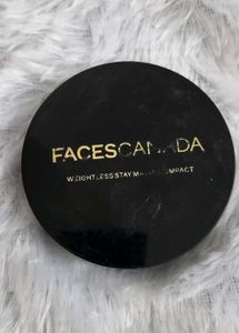 WEIGHTLESS STAY MATTE COMPACT
