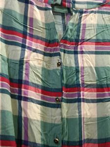 Checked 3/4 Sleeve Top