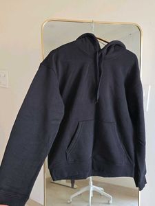 🔻PRICE DROP - H&amp;M - Warm Black Hoodie