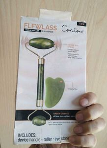 FACE ROLLER AND MASSAGER ❤️