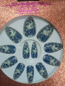 Blue &amp; White Nail Art