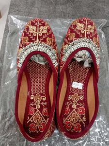 Ethnic Embroidered Juttis