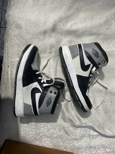 SALE‼️ NIKE JORDEN. (NEW) (fresh)