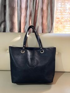 STUDIO 9 Classic black tote bag