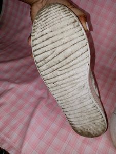 Women&#39;s White Shoes With Comfortable Wedges