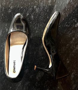 Hot Dirty Black Used Pumps