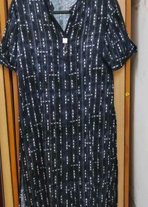 Envy Women Black Patterned Blouse - Size M