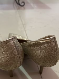 Carlton London Gold Heels