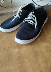 Shoe