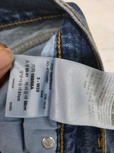 Denizen High-Waisted Distressed Jeans