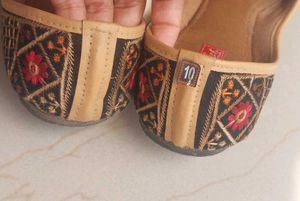 Punjabi Juttis