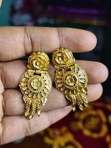 Gold Floral Drop Earrings