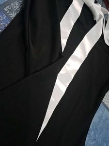 Bow Bodycon Mini .