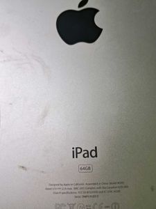 Apple Ipad Lot With 2 Samsung Tabs
