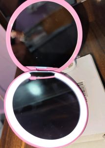 Mac Compact Led Mirror With Charging Cable