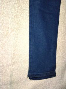 Blue Jeans with Chain Detail