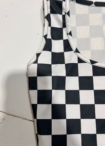 strechy tank top black and white