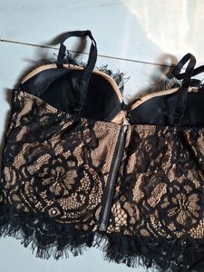 Lace Brellet