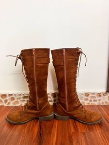 Brown suede Boots