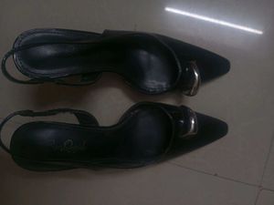 Classy Black Heel