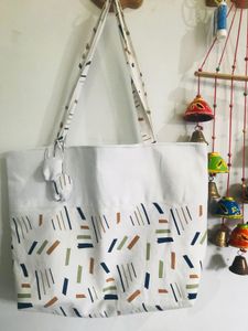 Stylish Tote Bag🤍🍩