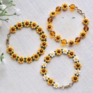 Daisy Beaded Bracelet