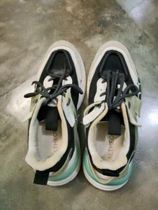 Low-Top Lace-Up Sneaker