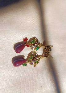 Stylish Gold-Plated Earrings with Stone &amp; Pearl De